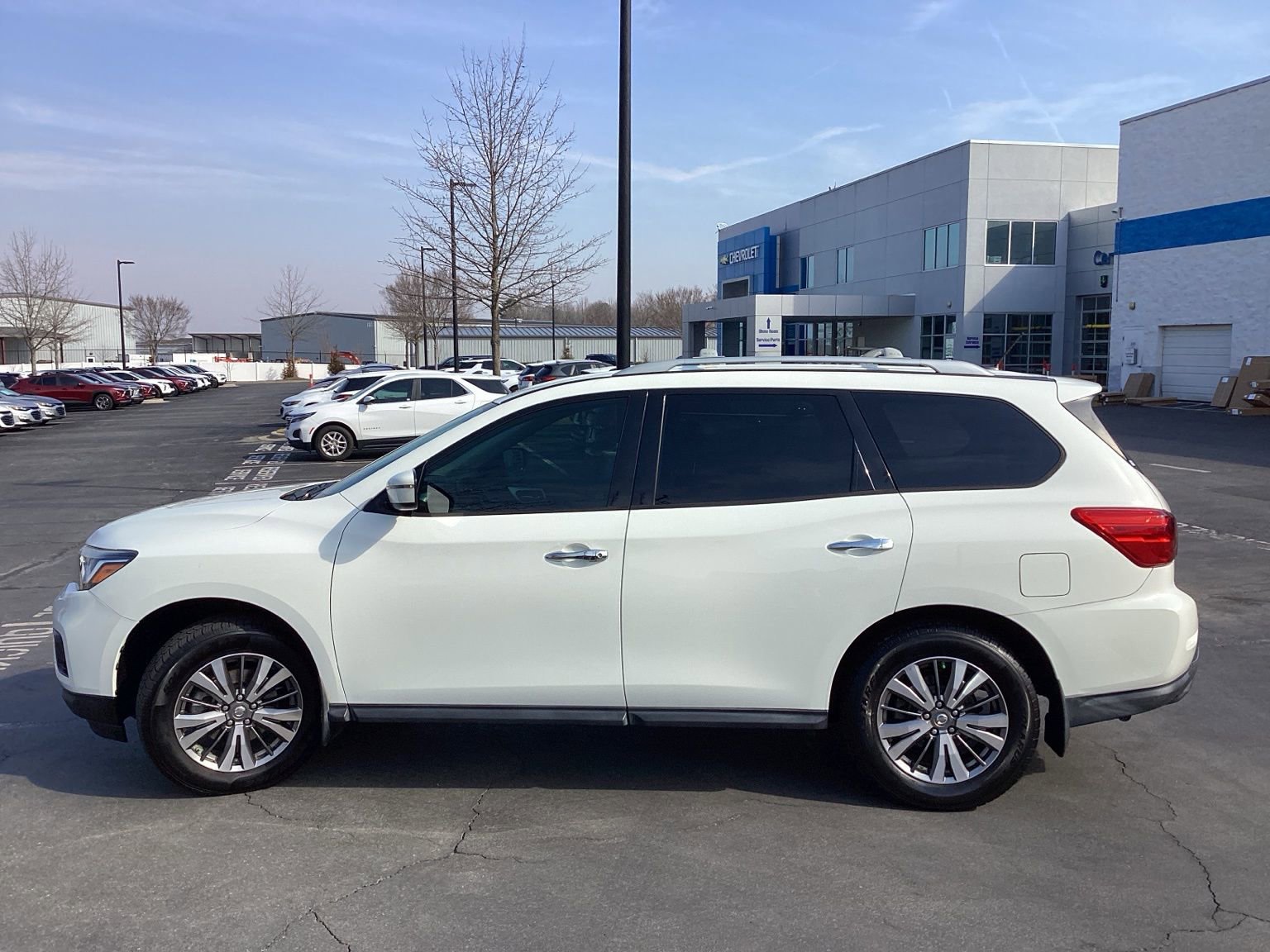 Used 2018 Nissan Pathfinder S image 6