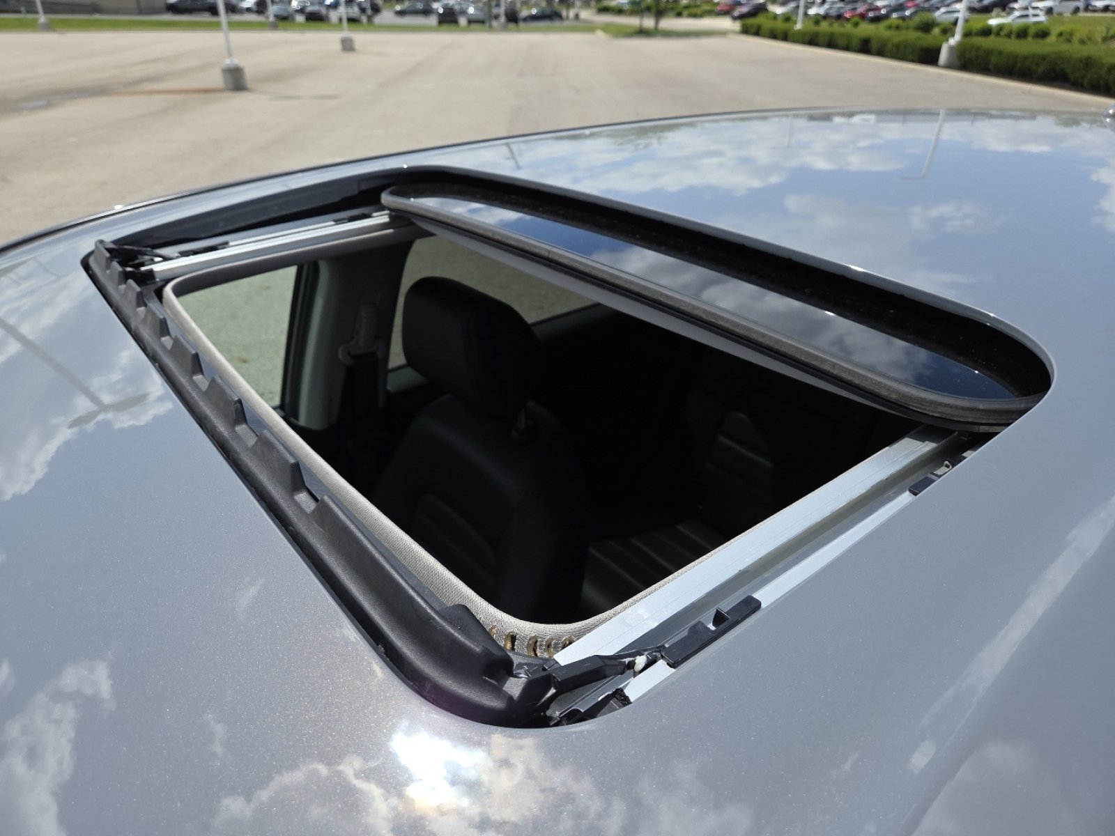 Used 2024 Honda CR-V EX-L image 4