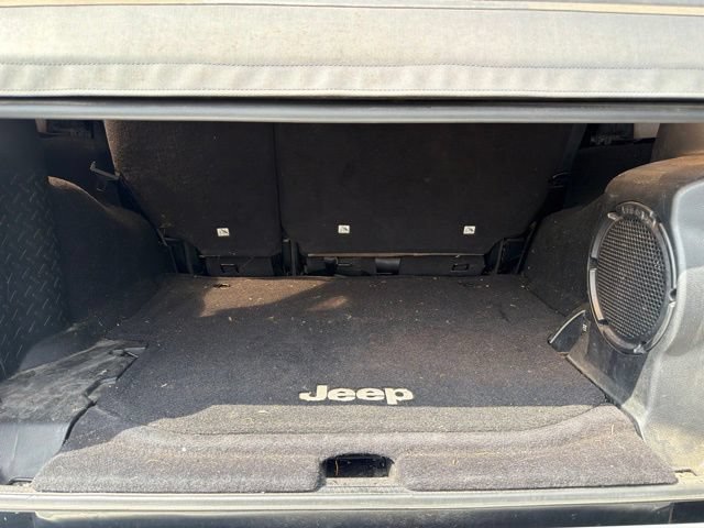 Used 2012 Jeep Wrangler Unlimited Sahara w/ Mopar Chrome Edition Group AWD/4WD image 9
