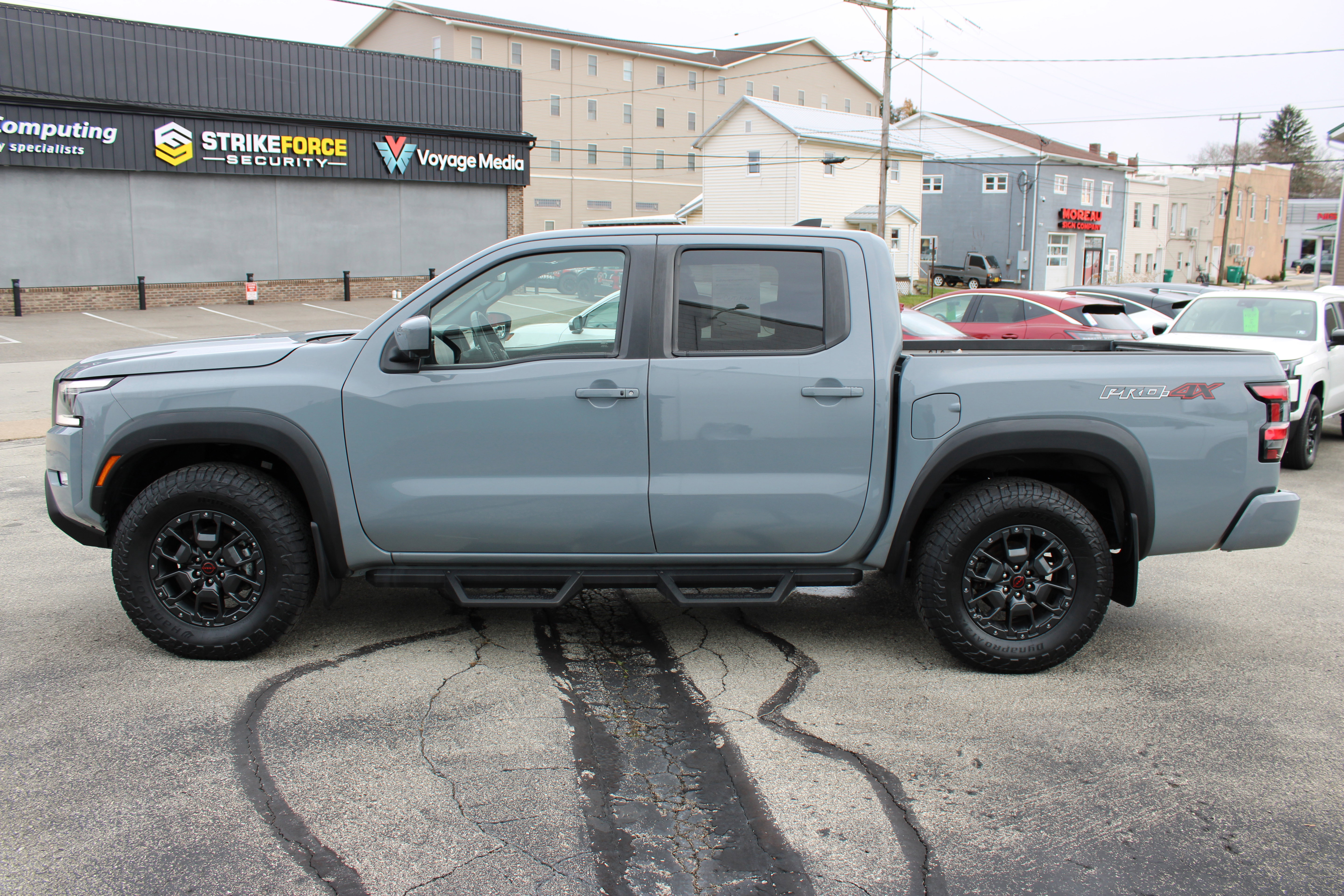 Certified 2024 Nissan Frontier PRO-4X w/ Pro Premium Package image 2
