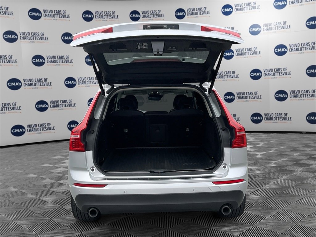 Used 2019 Volvo XC60 T6 Momentum w/ Premium Package image 11