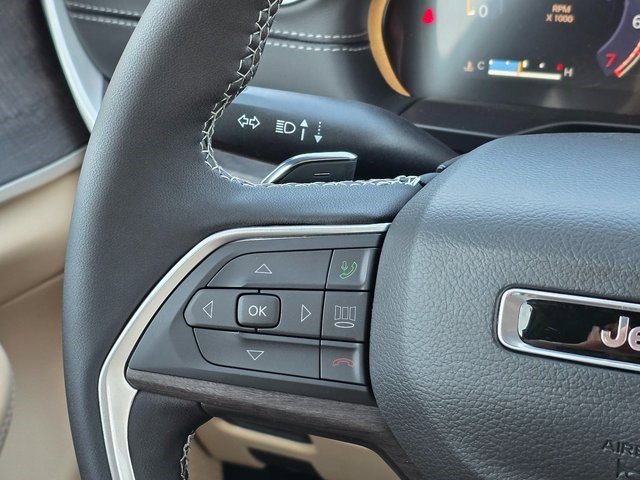 New 2025 Jeep Grand Cherokee Limited w/ Trailer Tow Package image 27