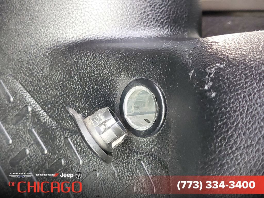 Used 2015 Jeep Wrangler Sahara w/ Connectivity Group AWD/4WD image 7