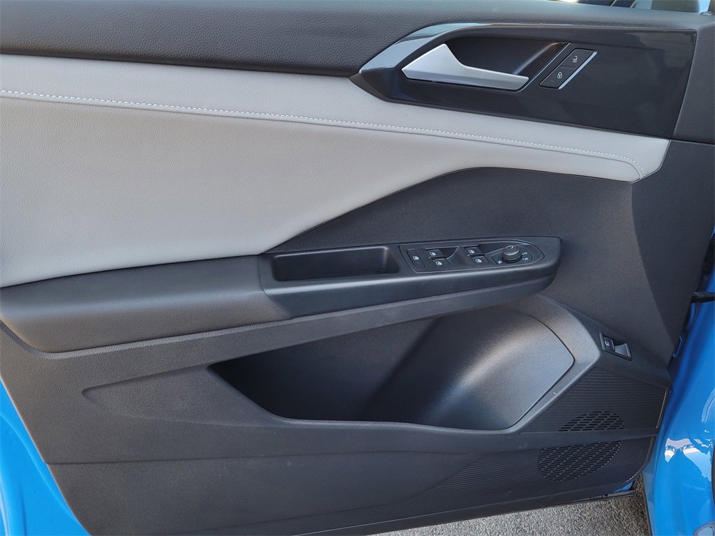 Used 2022 Volkswagen Taos SEL image 10