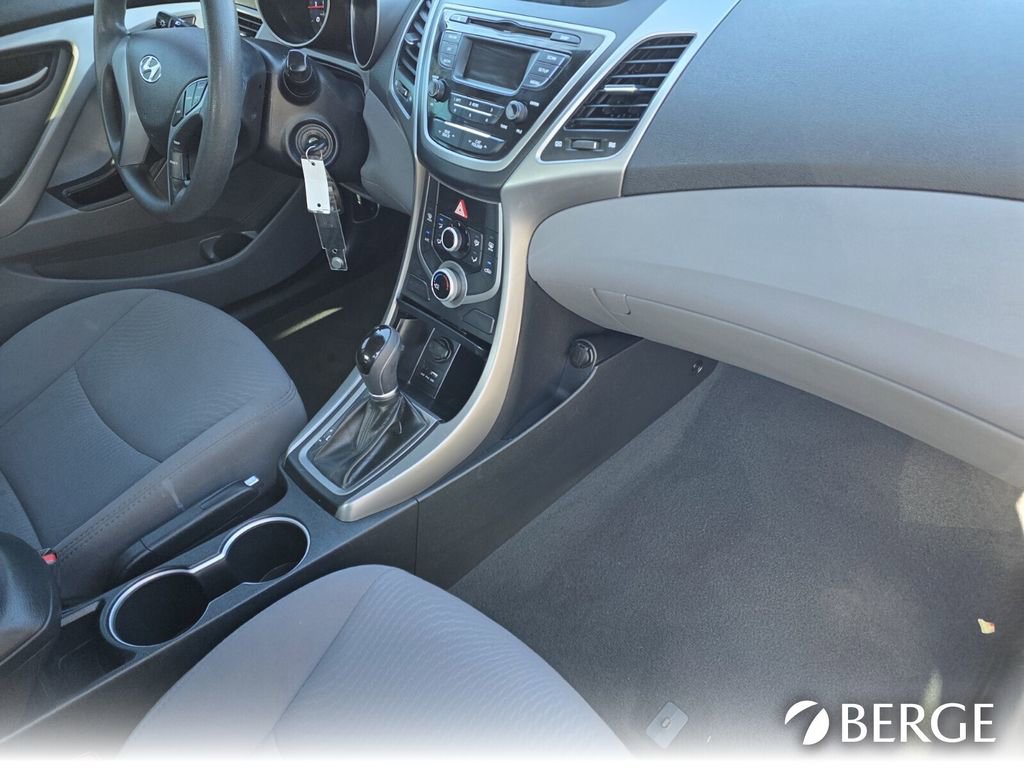 Used 2016 Hyundai Elantra SE FWD image 28