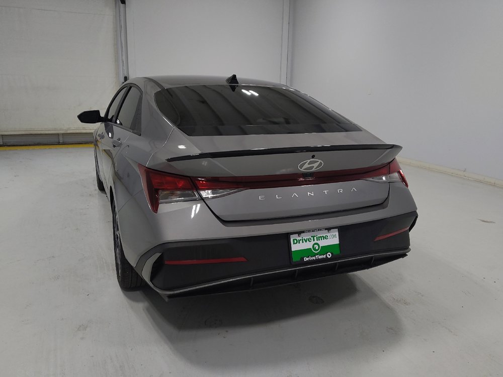Used 2025 Hyundai Elantra Sport FWD image 6