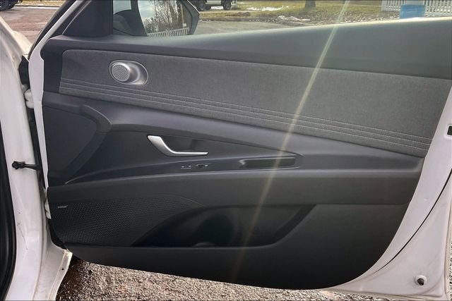 Certified 2024 Hyundai Elantra Limited image 25