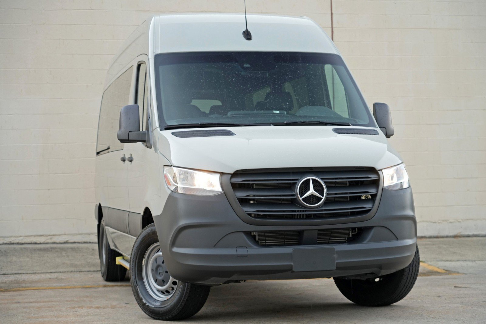 Used 2022 Mercedes-Benz Sprinter 2500 image 4
