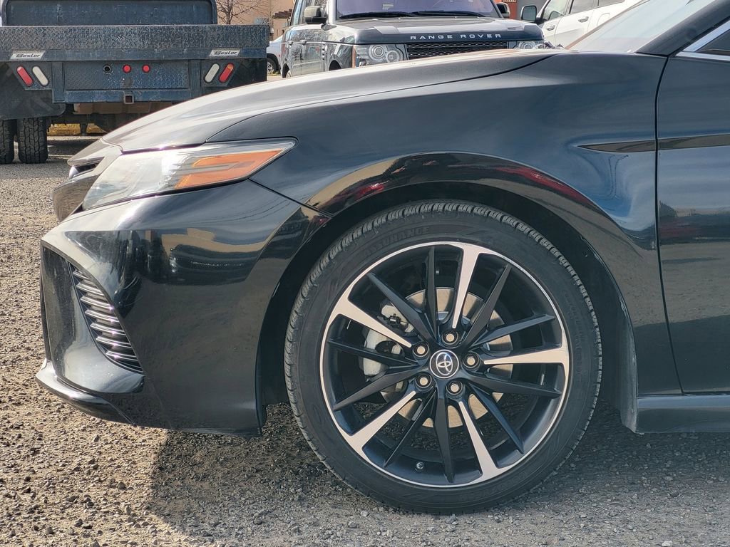 Used 2019 Toyota Camry XSE image 9