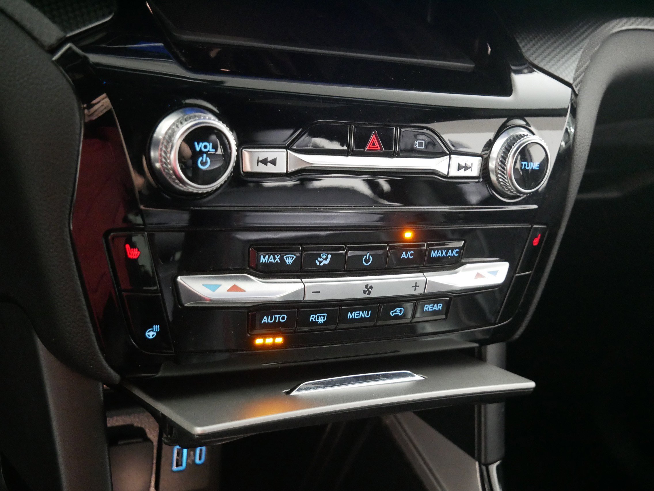 Used 2022 Ford Explorer ST-Line AWD/4WD image 23
