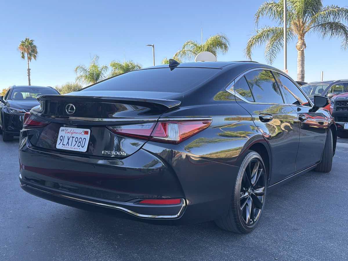 Used 2024 Lexus ES 300h F Sport w/ Accessory Package (Z1) FWD image 11