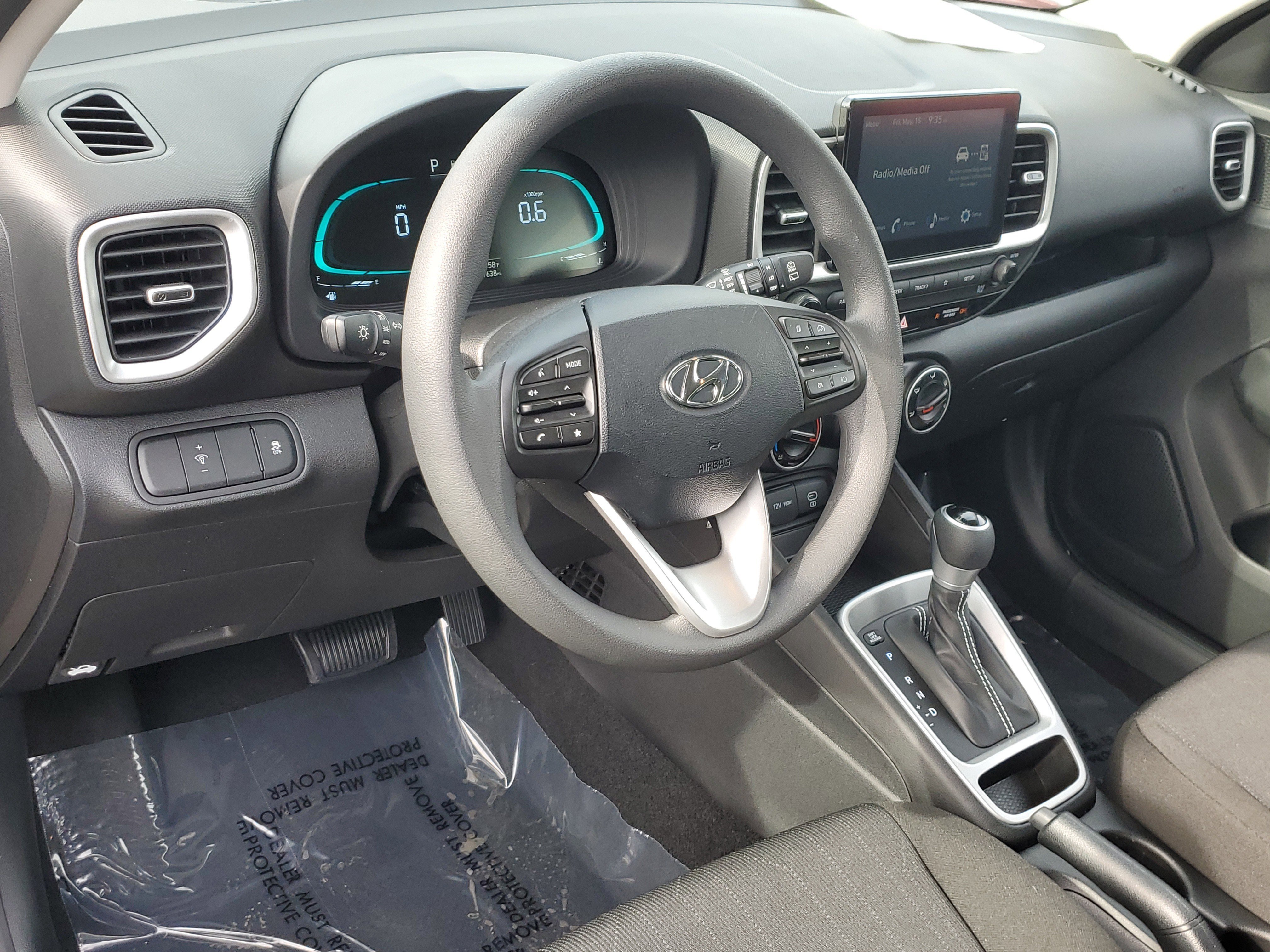 Used 2025 Hyundai Venue SE FWD image 15