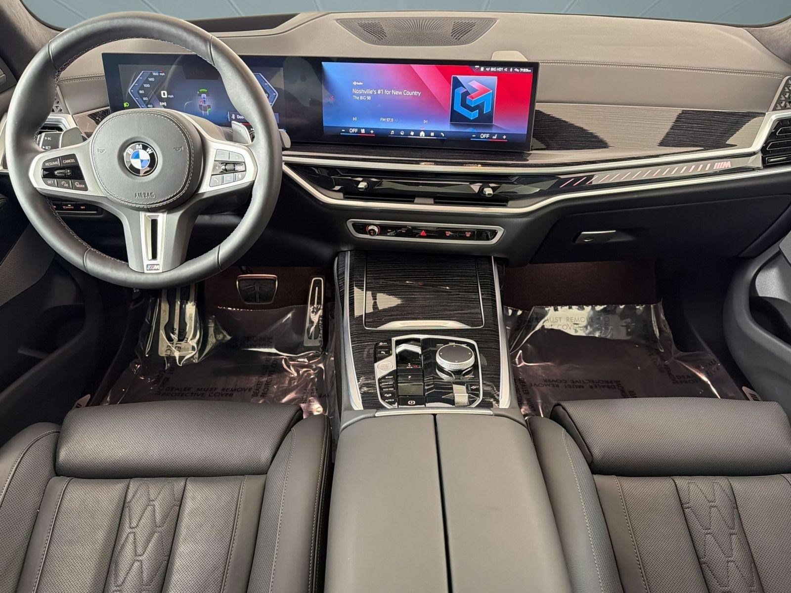 Used 2025 BMW X7 M60i w/ Climate Comfort Package AWD/4WD image 16