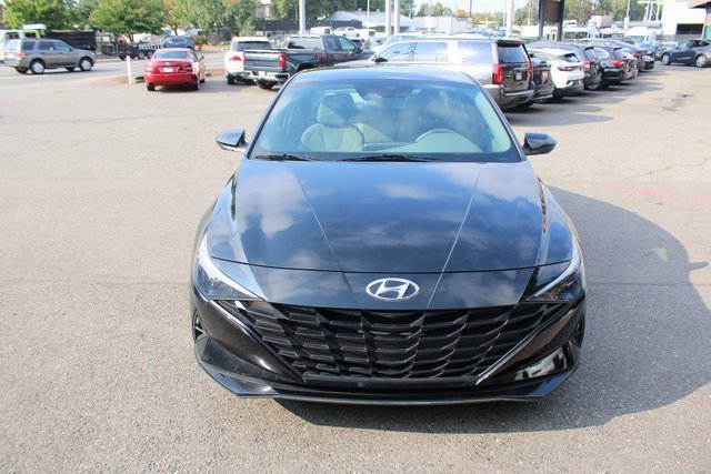 Used 2022 Hyundai Elantra SE image 9