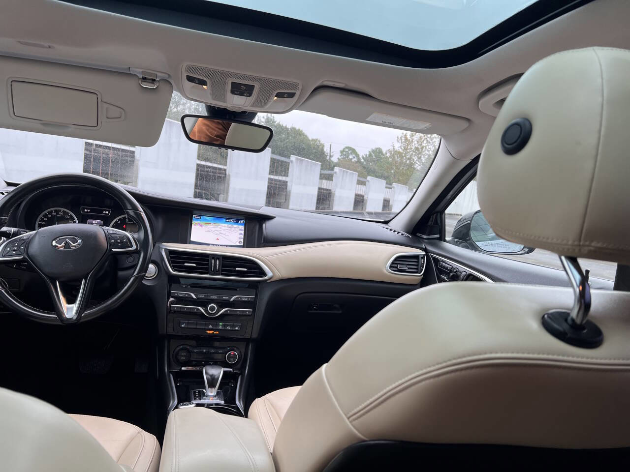 Used 2018 INFINITI QX30 Premium w/ Navigation Package image 41