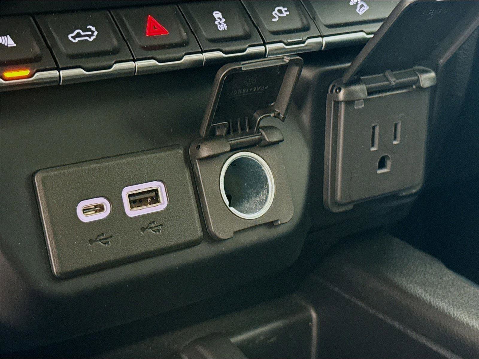 Used 2020 GMC Sierra 2500 AT4 w/ AT4 Premium Package image 15