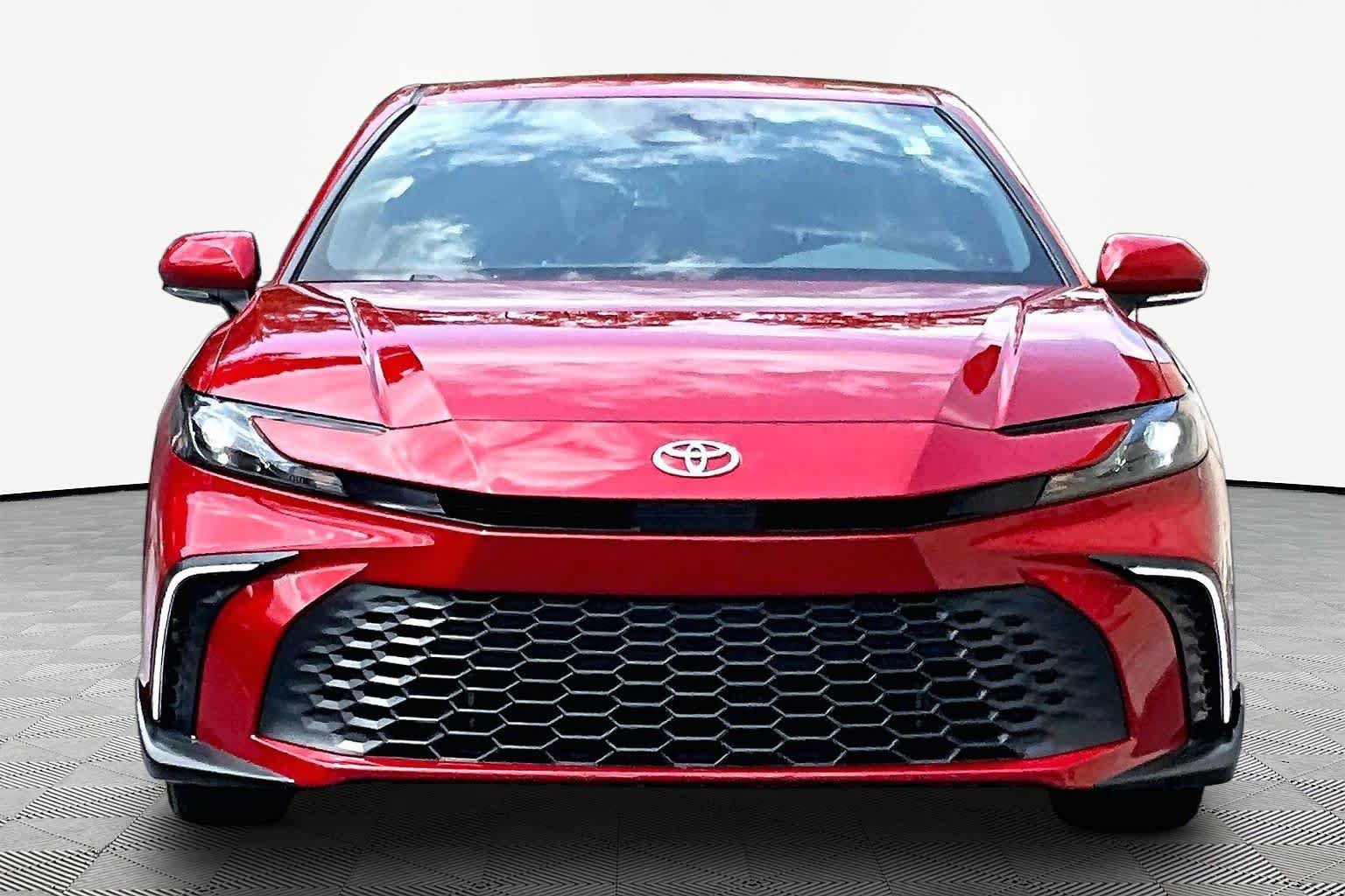 Used 2026 Toyota Camry SE w/ Convenience Package FWD image 4