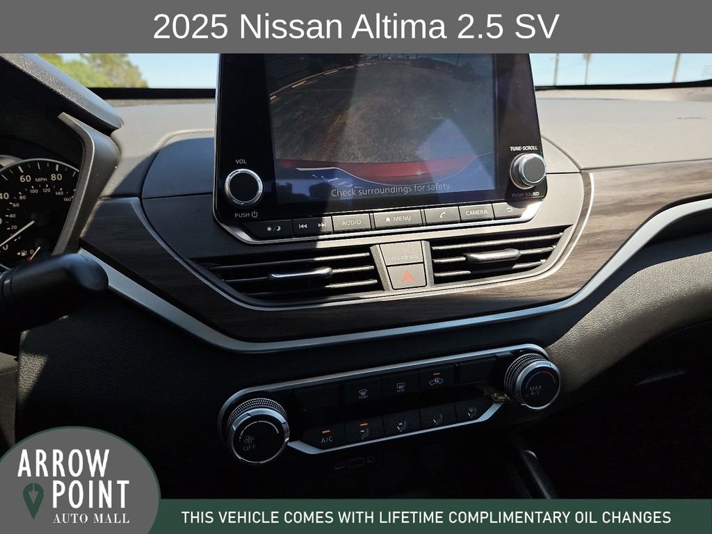 Used 2025 Nissan Altima 2.5 SV FWD image 24