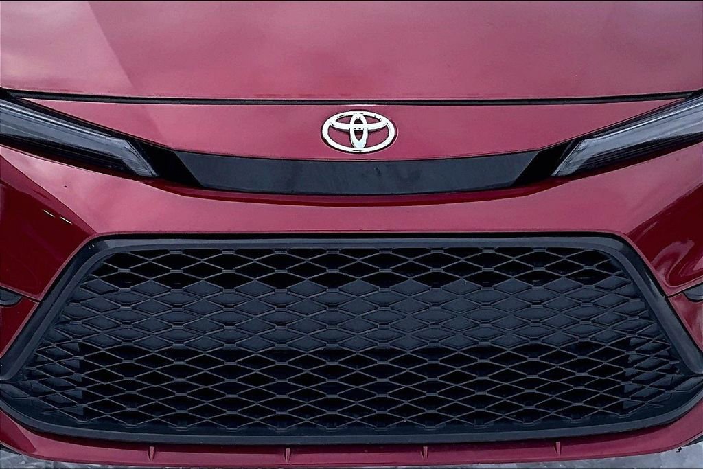Used 2025 Toyota Corolla SE image 31