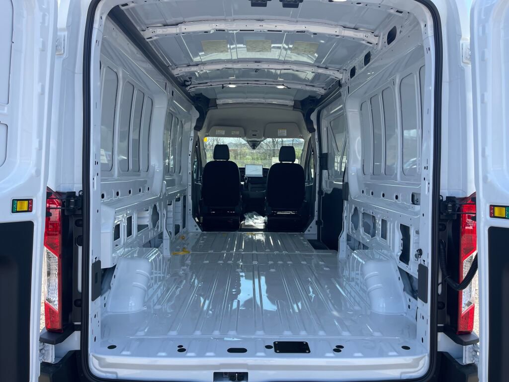 New 2026 Ford Transit 250 148 Medium Roof image 17