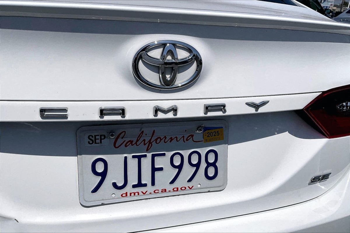 Used 2021 Toyota Camry SE FWD image 8