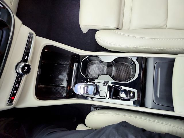 Certified 2023 Volvo XC40 B5 Plus w/ Protection Package Premier AWD/4WD image 22