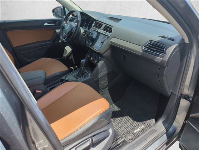 Used 2018 Volkswagen Tiguan SE FWD image 25