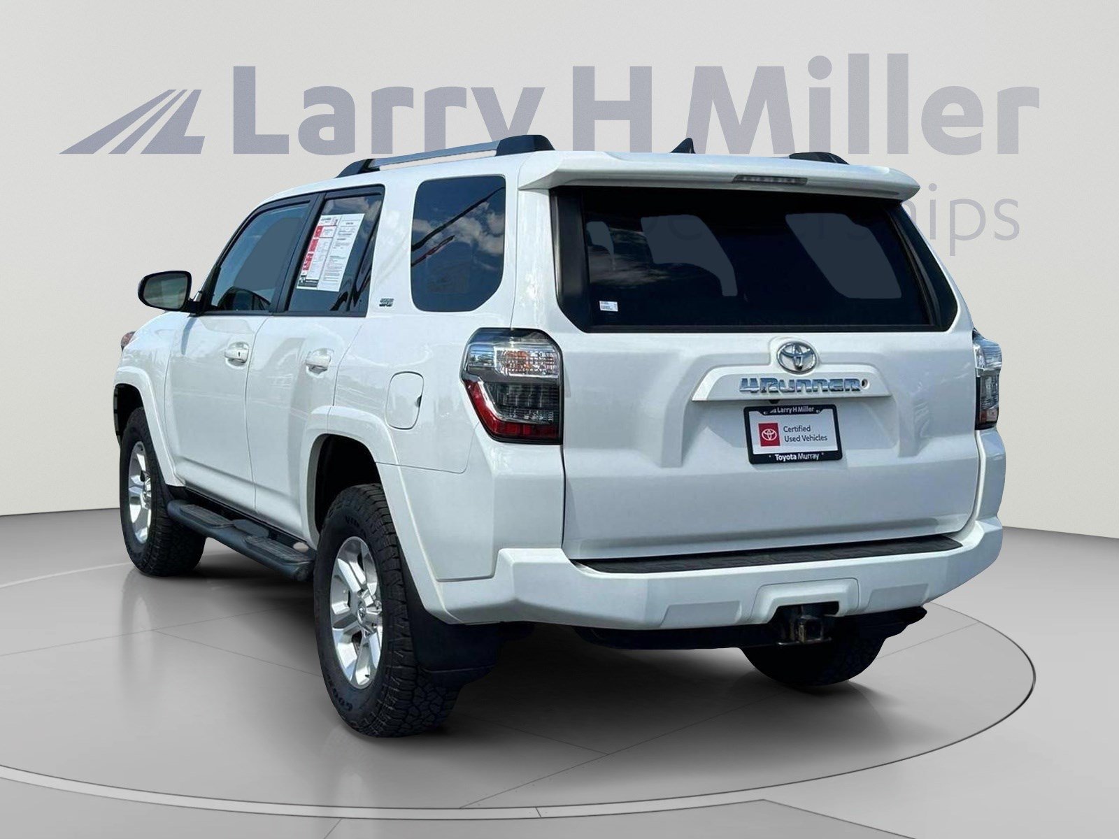Certified 2019 Toyota 4Runner SR5 AWD/4WD image 3