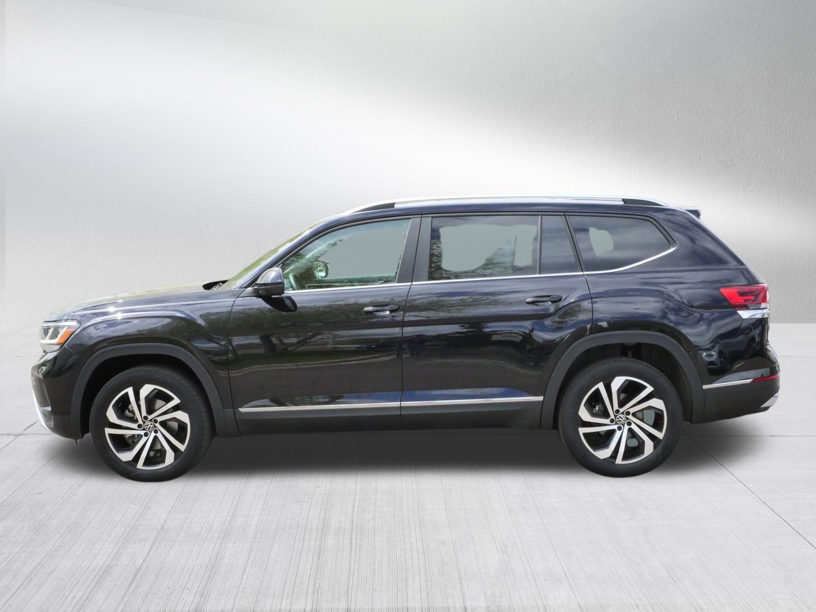 Used 2023 Volkswagen Atlas SEL AWD/4WD image 4