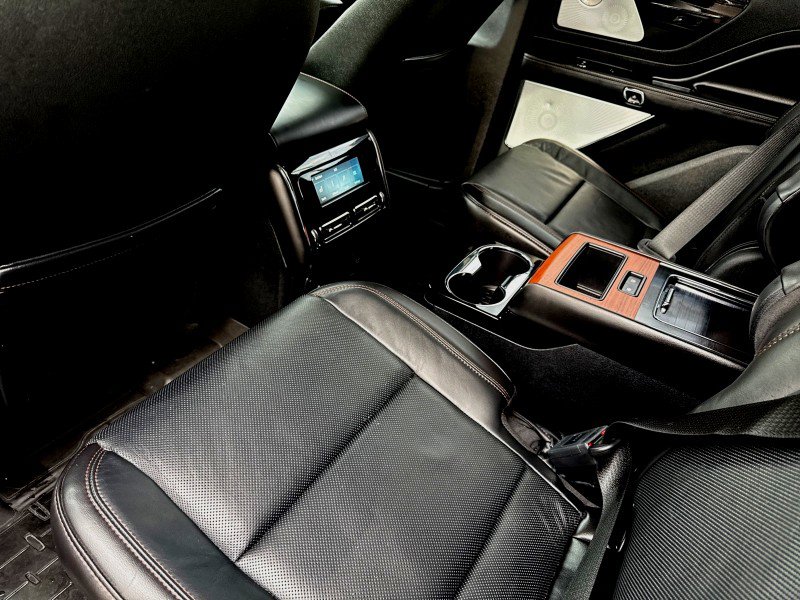 Used 2020 Lincoln Aviator Reserve w/ Equipment Group 202A image 40