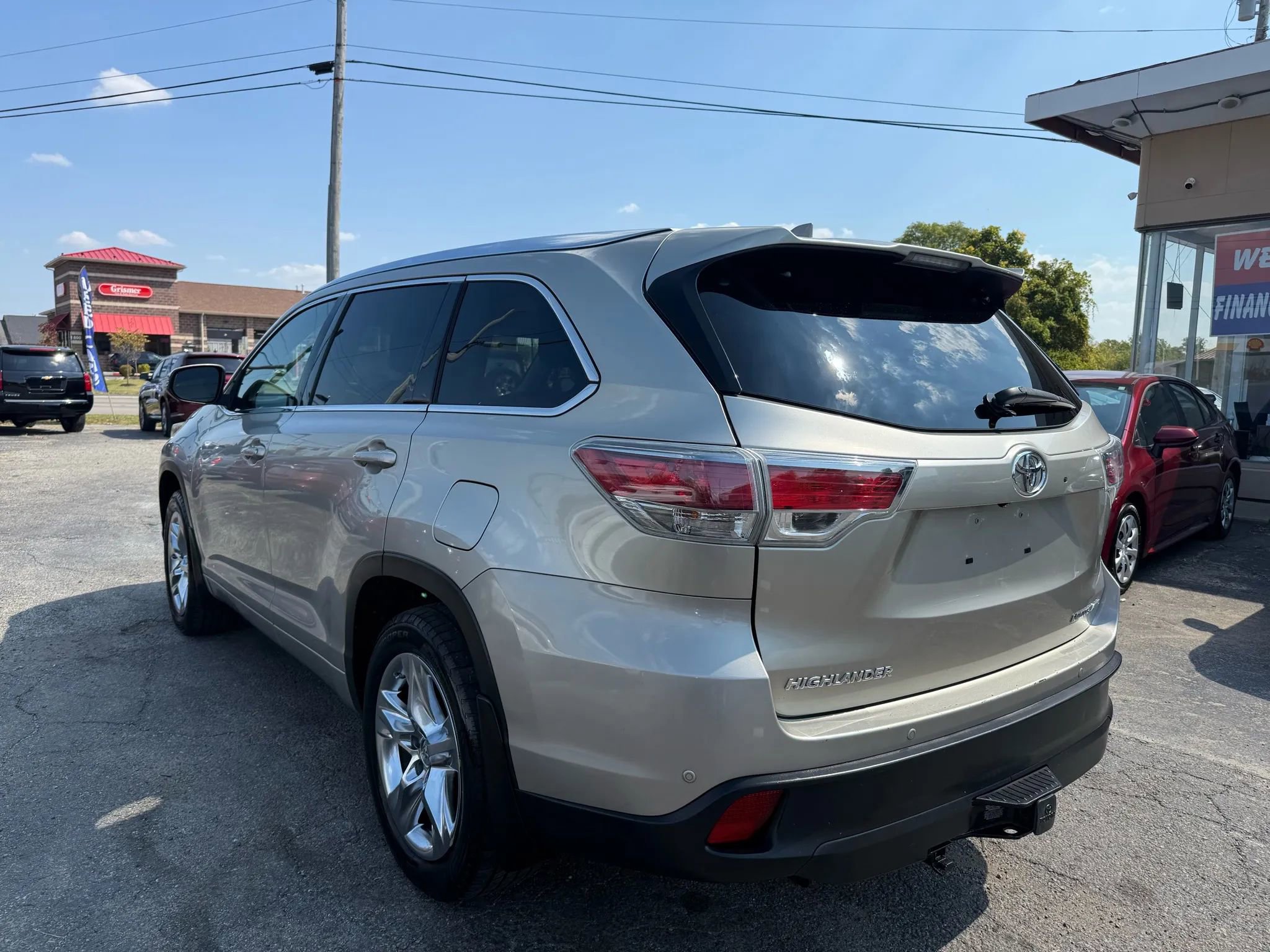 Used 2015 Toyota Highlander Limited AWD/4WD image 4