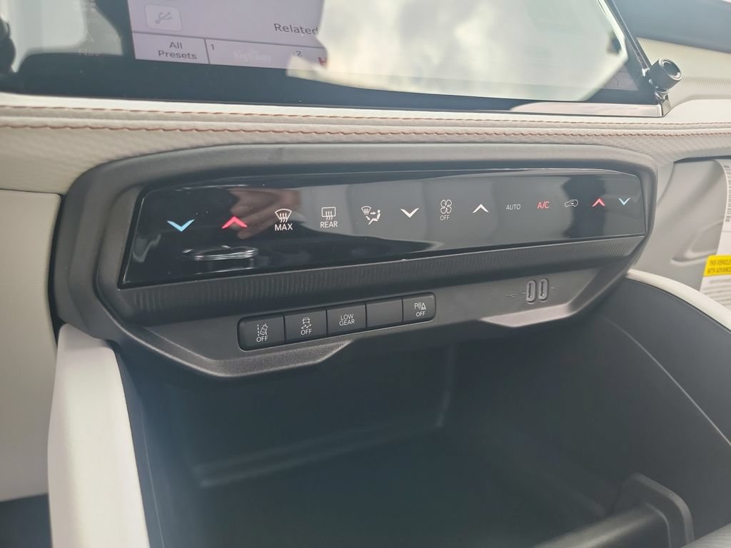 New 2026 Jeep Cherokee Limited AWD/4WD image 19