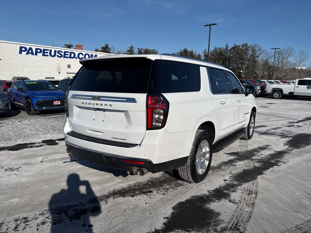 Used 2024 Chevrolet Suburban Premier image 3