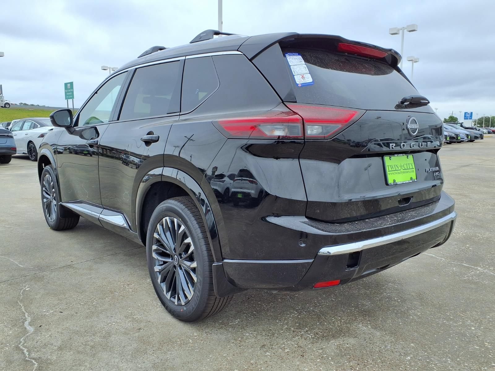 New 2026 Nissan Rogue Platinum w/ Platinum Premium Package AWD/4WD image 6
