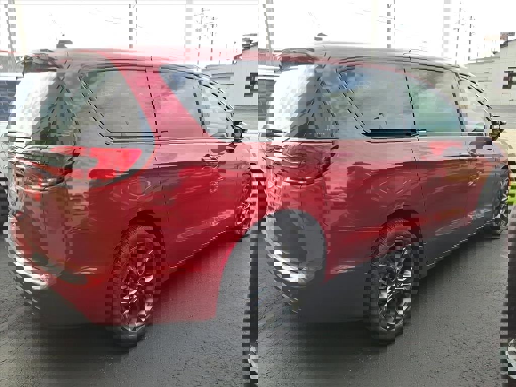 New 2026 Chrysler Pacifica Select image 2