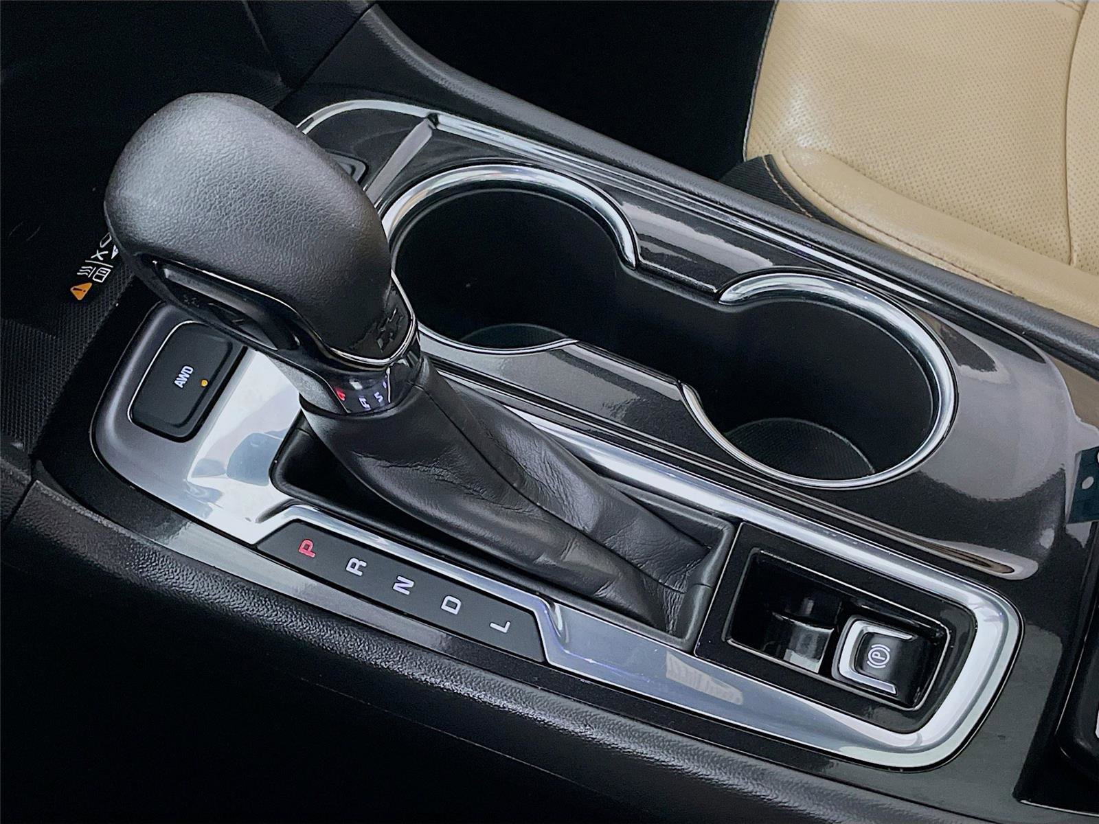 Used 2023 Chevrolet Equinox Premier image 20