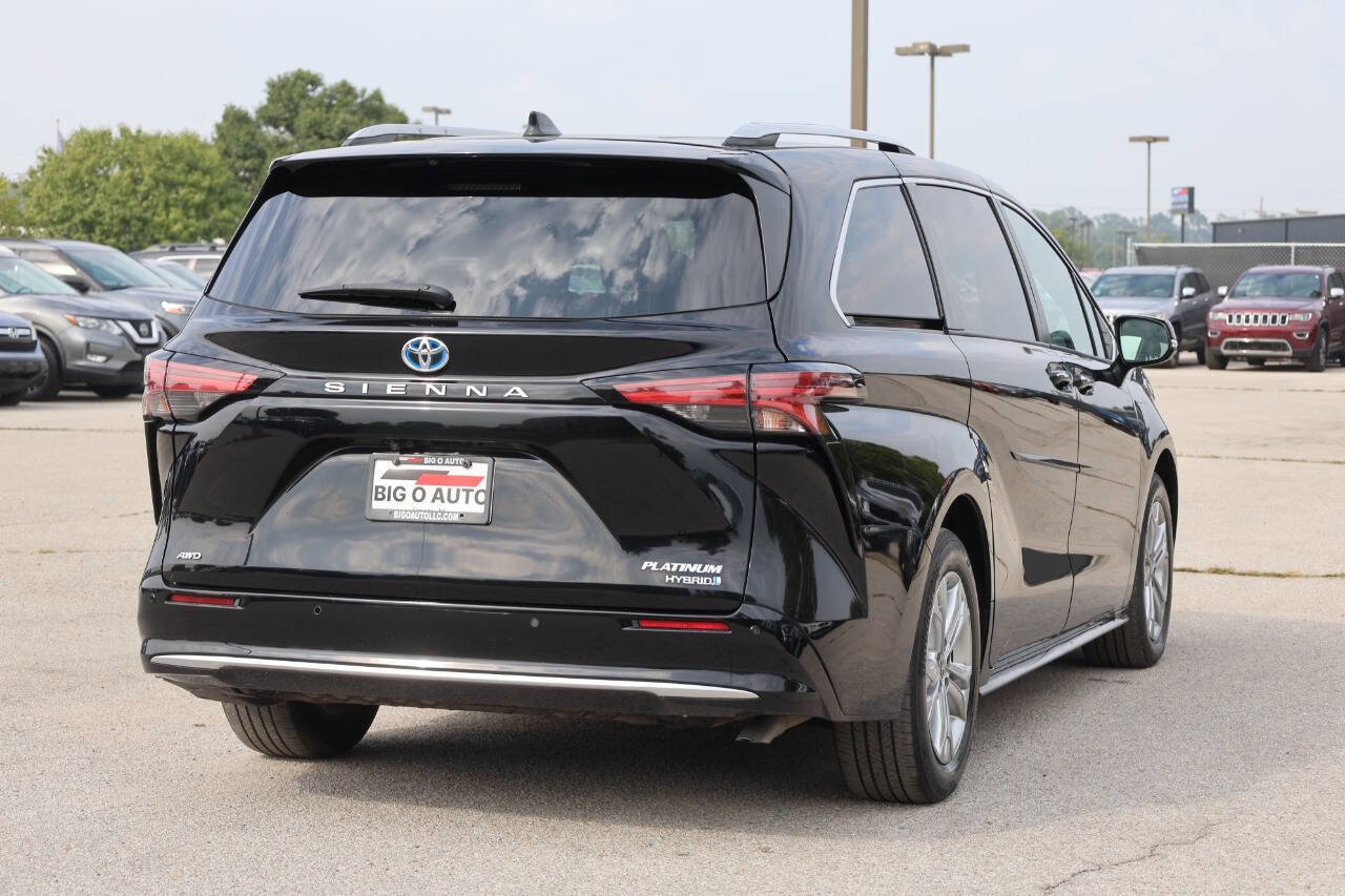 Used 2021 Toyota Sienna Platinum AWD/4WD image 9