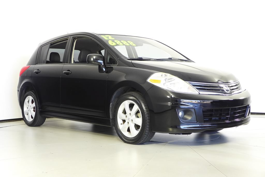 Used 2012 Nissan Versa Hatchback w/ SL Navigation Pkg FWD image 4