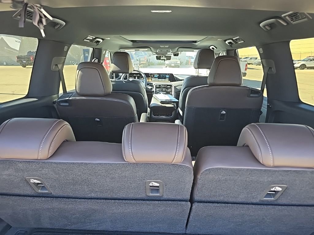 Used 2025 Nissan Armada Platinum Reserve AWD/4WD image 10