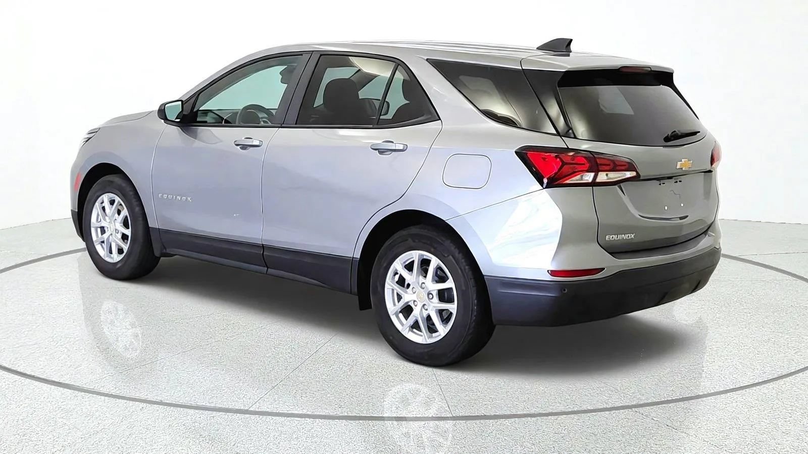 Used 2024 Chevrolet Equinox LS w/ LS Convenience Package FWD image 6