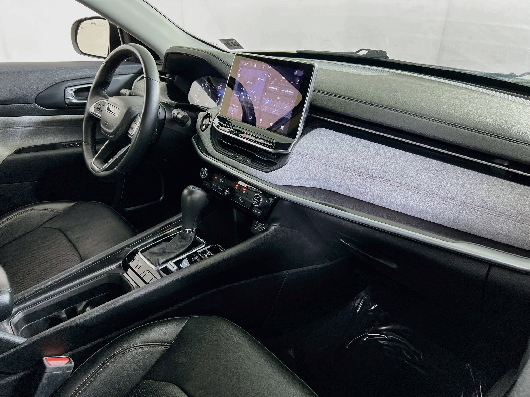 Used 2022 Jeep Compass Latitude AWD/4WD image 26