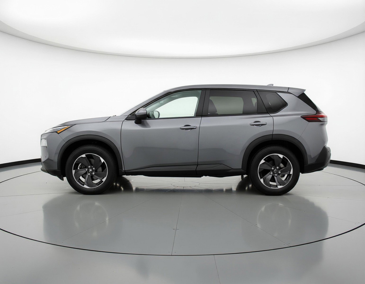 Used 2025 Nissan Rogue SV FWD image 5