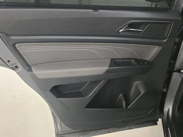 Used 2022 Volkswagen Atlas SEL AWD/4WD image 11