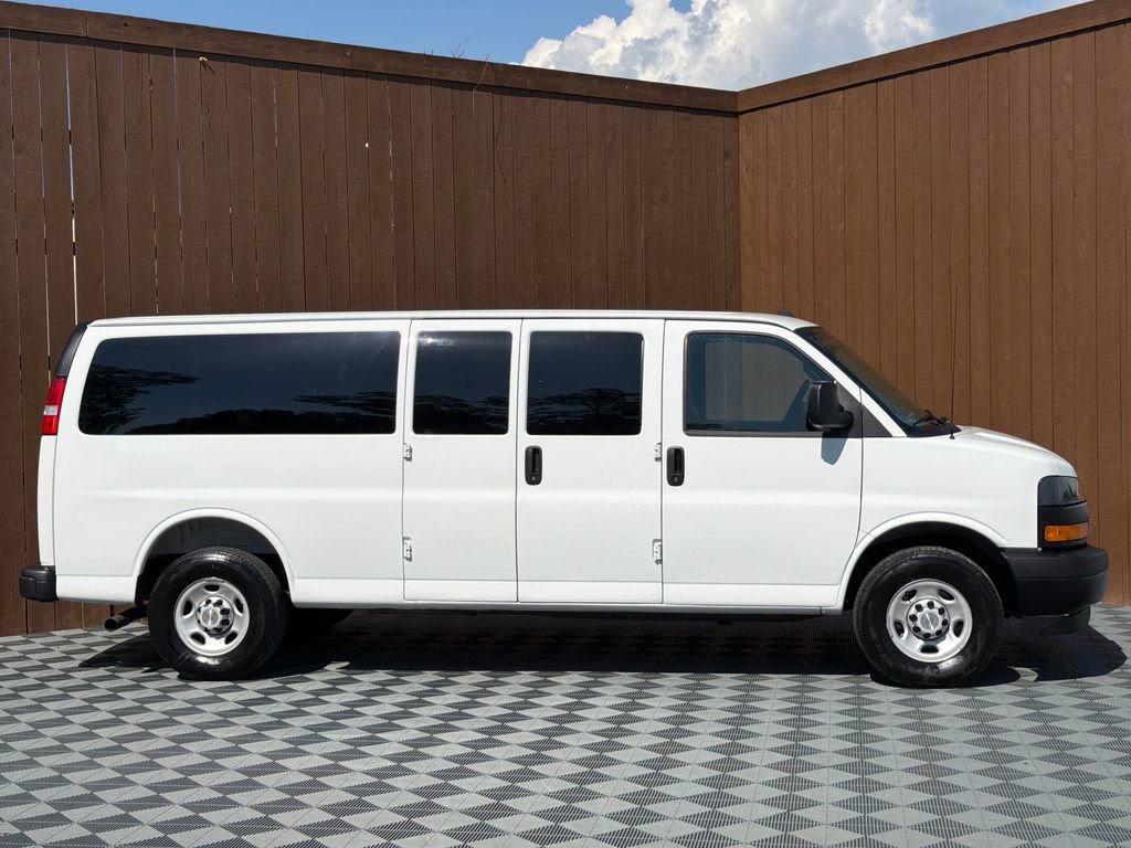 Used 2025 Chevrolet Express 3500 LS RWD image 10