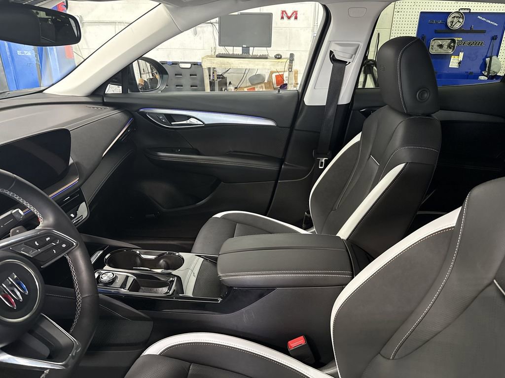 Certified 2025 Buick Envision Sport Touring image 15