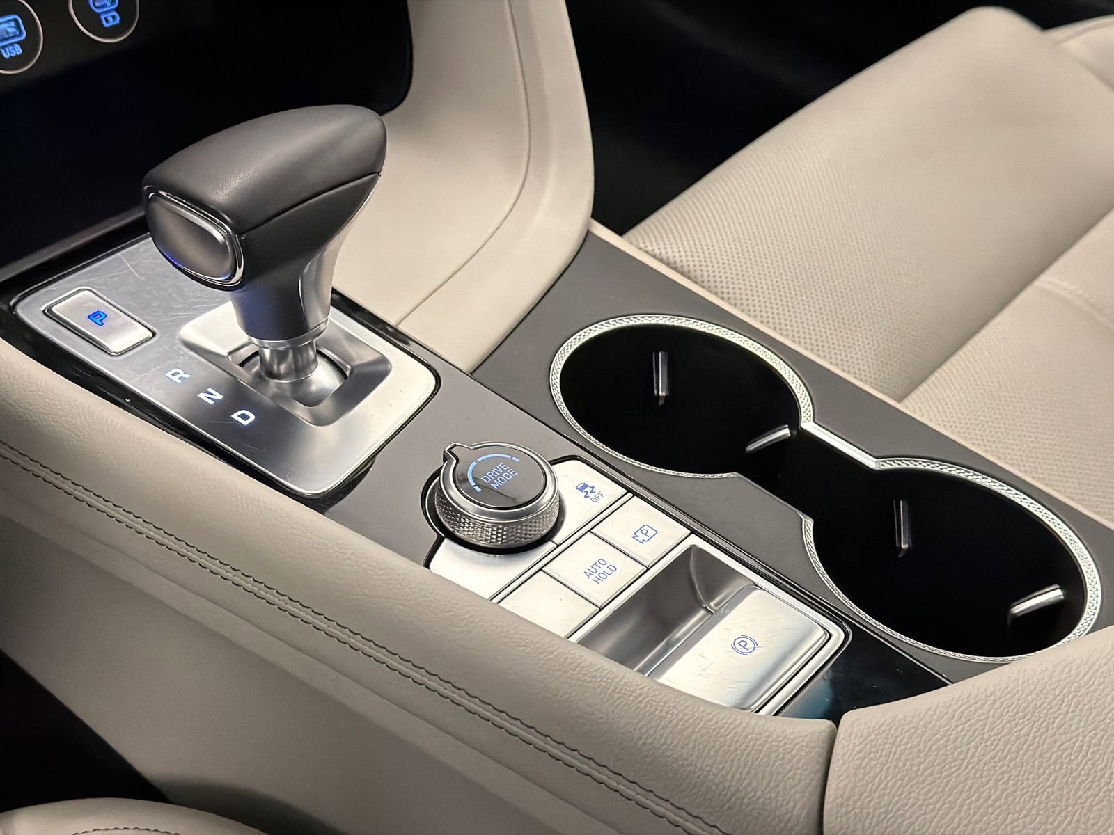 Used 2024 Genesis G70 2.5T image 28