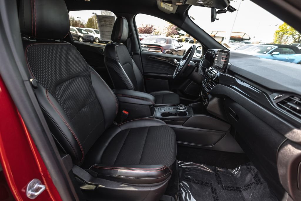 Used 2025 Ford Escape ST-Line AWD/4WD image 28