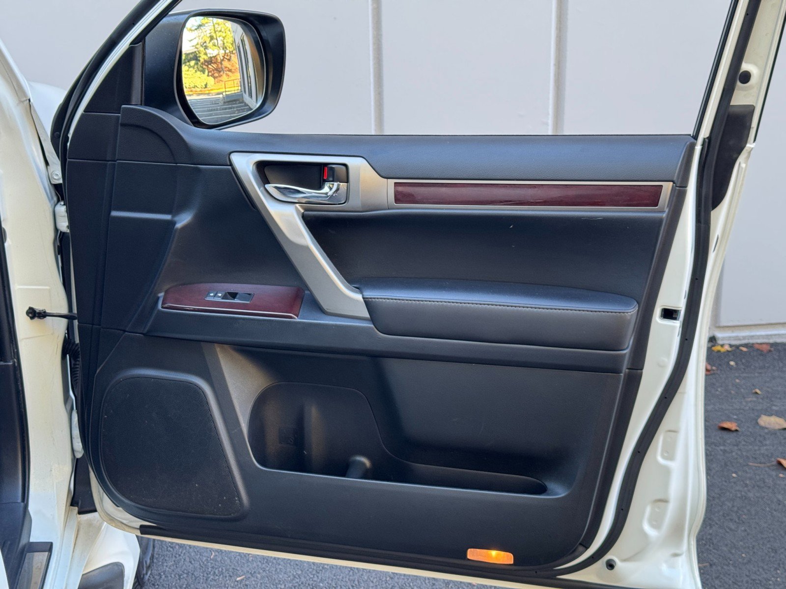 Used 2014 Lexus GX 460 image 45