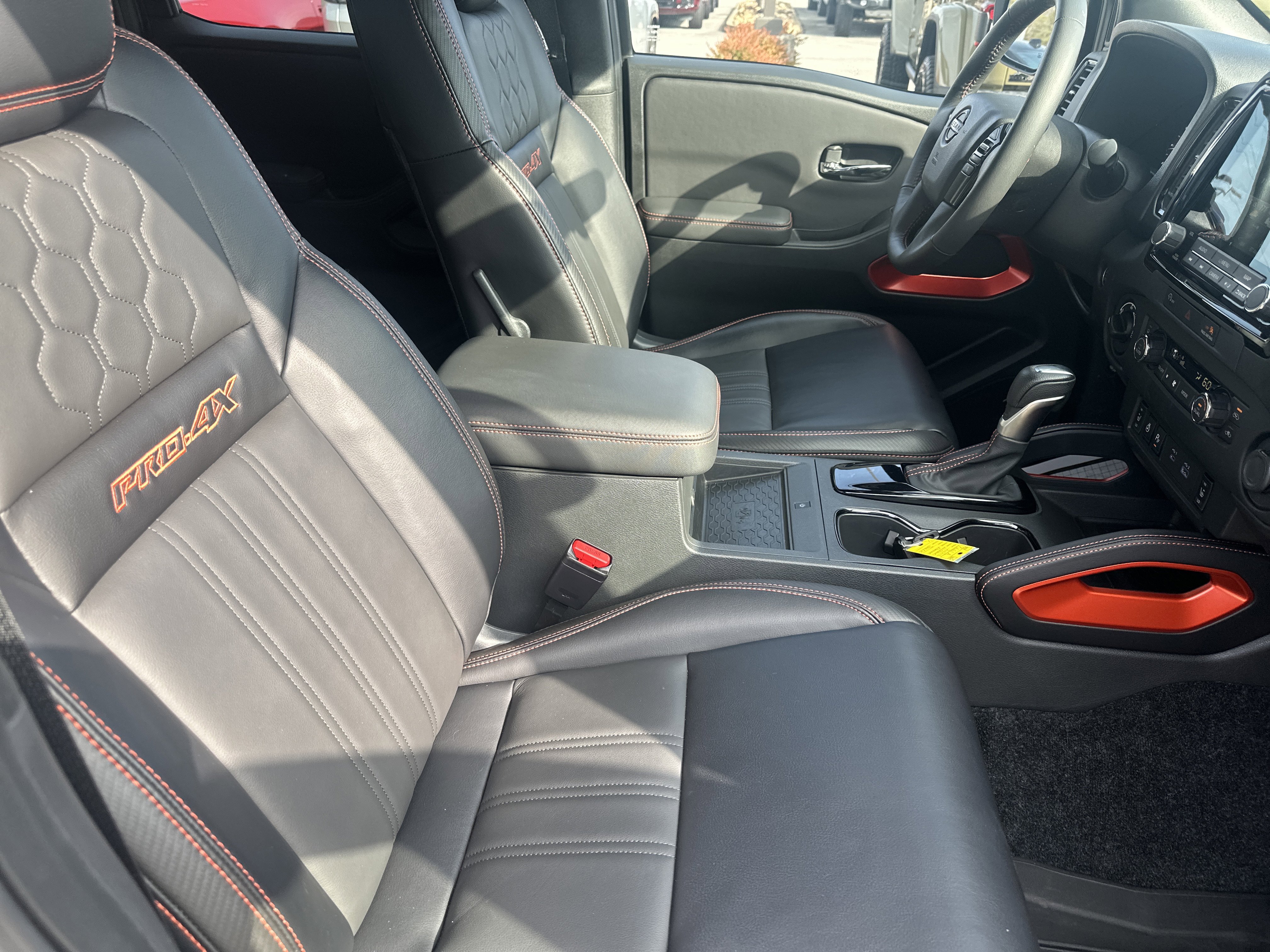 Used 2024 Nissan Frontier PRO-4X w/ Pro Premium Package image 33