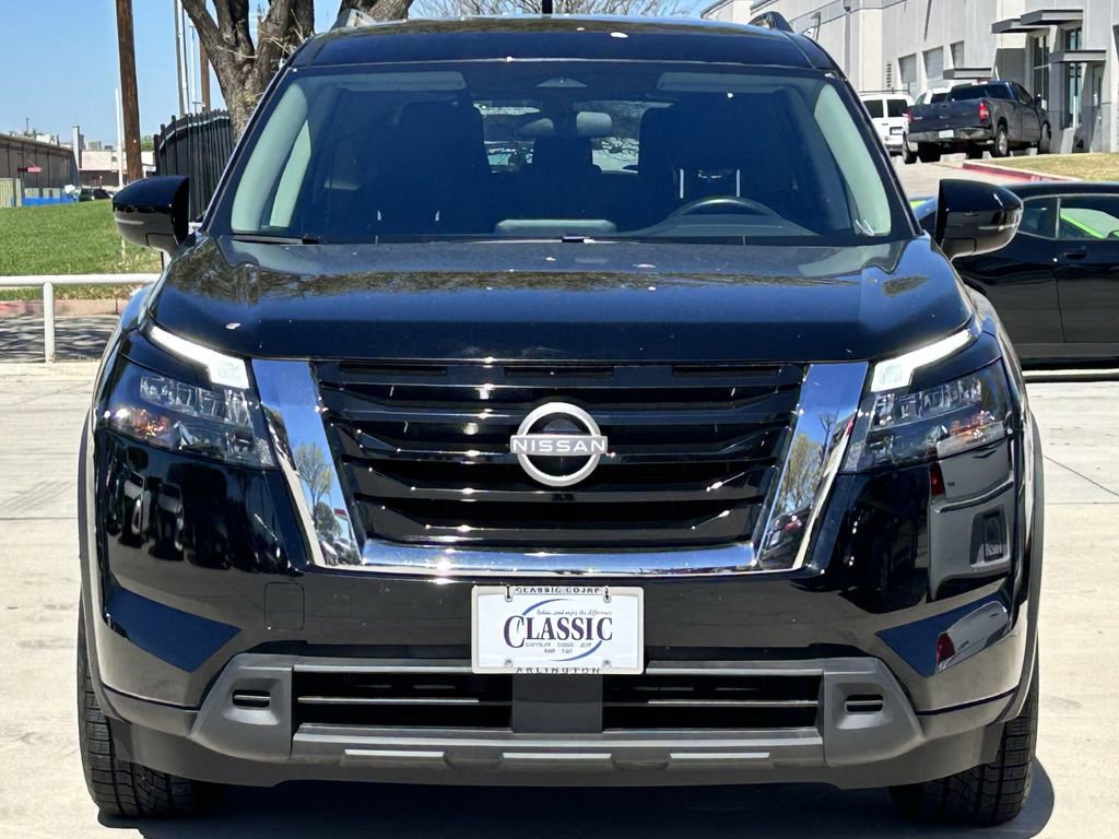Used 2024 Nissan Pathfinder SV image 8